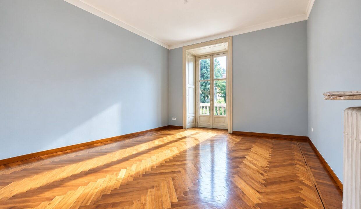 Stanza Rinnovata con Parquet al Sole